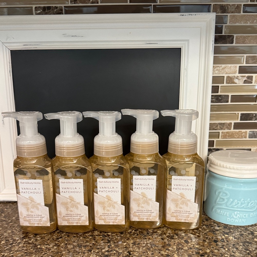 Bath & Body Works Vanilla & Patchouli Foaming Hand Soap Lot of 5